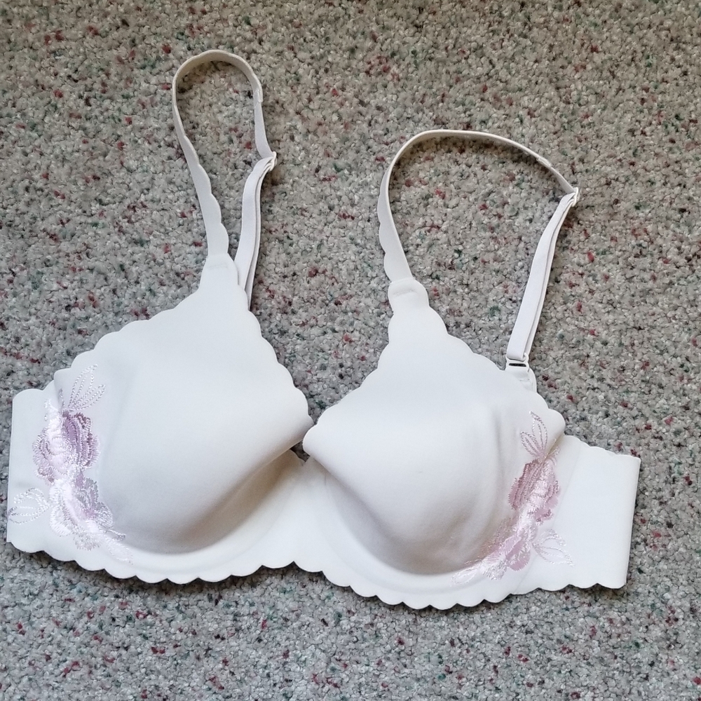 Victoria's Secret Angel's semi-lined full coverage bra
